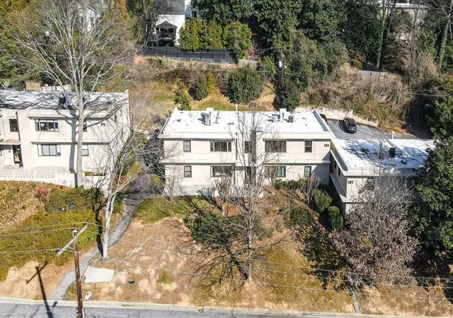 2nd image of 101 Ardmore Pl, Atlanta, GA 30309