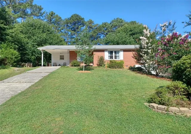 Homes for sale in Smyrna, GA | 3576 Lakeshore Dr, Smyrna, GA 30082 | MLS# 7796265