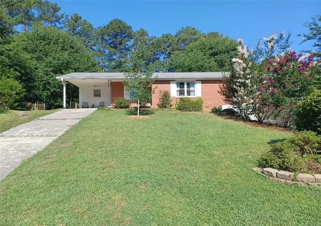Homes for sale in Smyrna, GA | 3576 Lakeshore Dr, Smyrna, GA 30082 | MLS# 7796265