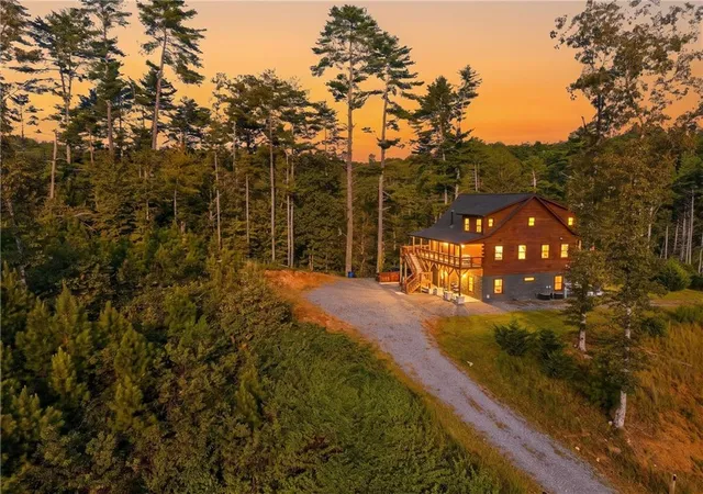 Photo 3 of Single family home for sale at 643 Woodstone Trl, Ellijay, GA 30540 | MLS# 7824465 | Listing updated on 2026-09-11