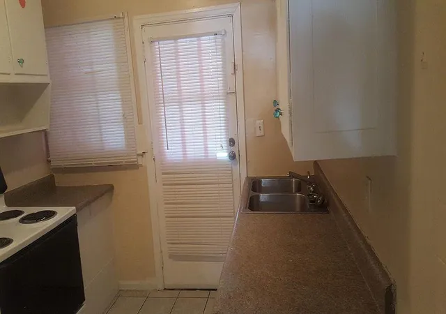 Photo 4 of Single family home for sale at 1338 Lynford Dr, Atlanta, GA 30310 | MLS# 7825151 | Listing updated on 2026-09-21