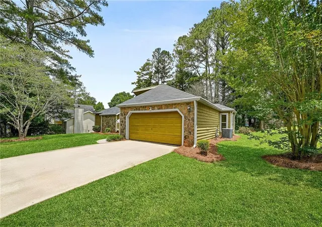 image of 8808 Elon Trl, Jonesboro, GA 30238 | MLS# 7788657