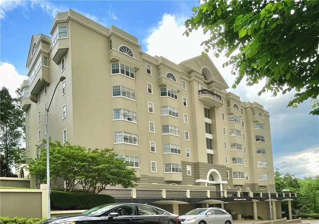 Condominium at 2499 Peachtree Rd Ne #303, Atlanta, GA 30305 | MLS# 7381404 |  | Sold on 2024-08-26