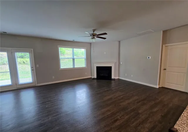 Photo 4 of Single family home for sale at 121 Valimar Dr, Braselton, GA 30517 | MLS# 7816738 | Listing updated on 2026-10-30