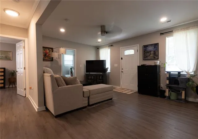 2nd image of 933 Byron Dr Sw, Atlanta, GA 30310 | MLS# 7814121