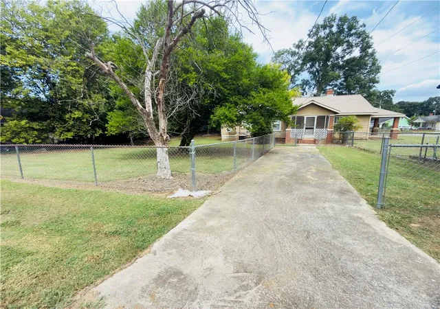 2nd image of 1116 Brooks St, Cedartown, GA 30125 | MLS# 7828856