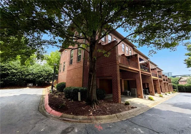 Photo 4 of Townhouse for sale at 2370 Crescent Park Ct #5, Atlanta, GA 30339 | MLS# 7791750 | Listing updated on 2026-07-10