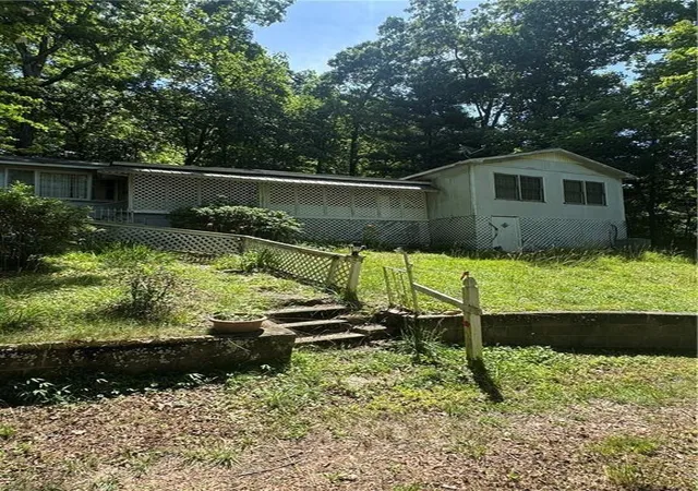 Photo 3 of Single family home for sale at 2736 Ridgecrest Cir, Hiawassee, GA 30546 | MLS# 7792261 | Listing updated on 2026-10-09