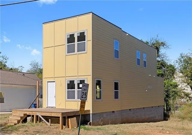 Photo 1 of Single family home for sale at 827 Drummond St Sw, Atlanta, GA 30314 | MLS# 7803591 | Listing updated on 2026-09-10