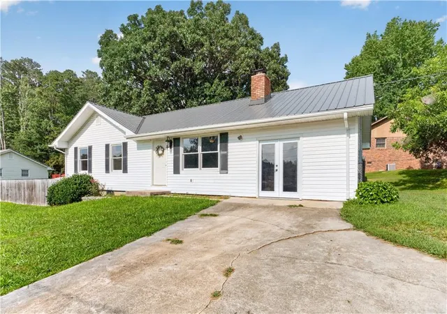 2nd image of 4408 Sardis Rd, Gainesville, GA 30506 | MLS# 7810646