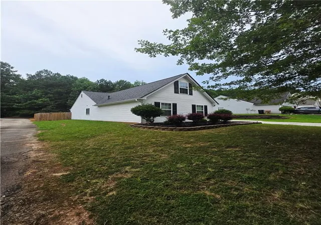 Photo 3 of Single family home for sale at 2145 Mina Ln Dr, Buford, GA 30518 | MLS# 7820552 | Listing updated on 2026-08-16