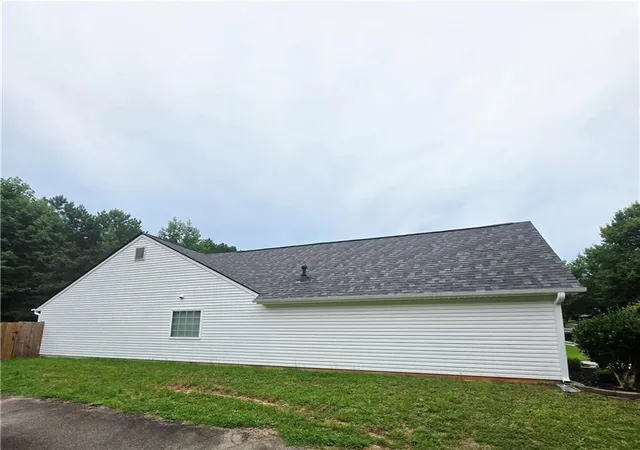 Photo 4 of Single family home for sale at 2145 Mina Ln Dr, Buford, GA 30518 | MLS# 7820552 | Listing updated on 2026-08-16