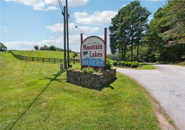 Photo 3 of Single family home for sale at 207 Cyn Pass, Cleveland, GA 30528 | MLS# 7813863 | Listing updated on 2026-08-24