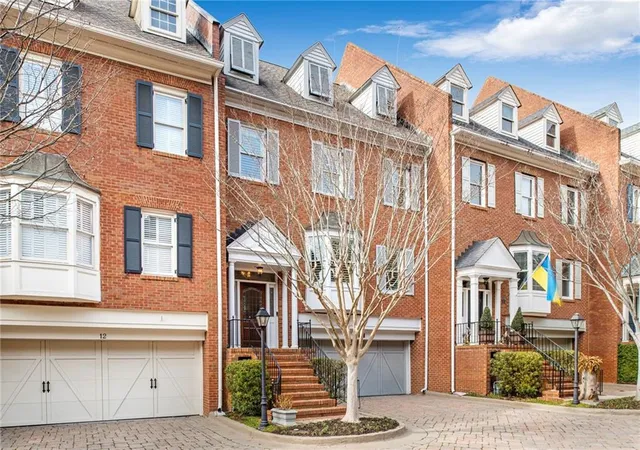 Homes for sale in Atlanta, GA | 3685 Peachtree Rd Ne #10, Atlanta, GA 30319 | MLS# 7741541