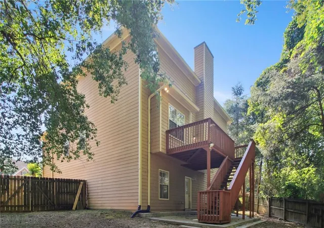 Photo 3 of Sale Pending at 2011 Chelton Way Se, Smyrna, GA 30080 | MLS# 7800988 | Listing updated on 2026-09-26