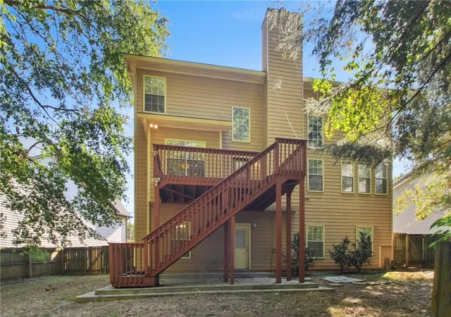 Photo 3 of Sale Pending at 2011 Chelton Way SE, Smyrna, GA 30080 | MLS# 7800988 | Listing updated on 2026-09-26