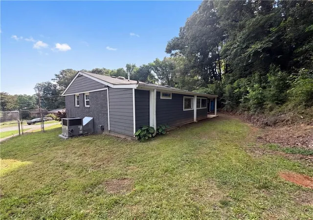 Photo 20 of Single family home for sale at 352 Dollar Ml Ct Sw, Atlanta, GA 30331 | MLS# 7788454 | Listing updated on 2026-09-04