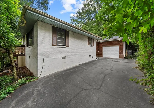 Photo 1 of Single family home for sale at 1747 Crestridge Dr Se, Marietta, GA 30067 | MLS# 7818866 | Listing updated on 2026-08-31