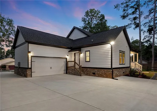 3rd image of 98 W Reese St, Monroe, GA 30655 | MLS# 7772397