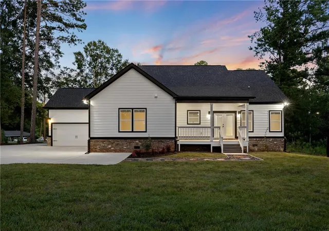 4th image of 98 W Reese St, Monroe, GA 30655 | MLS# 7772397