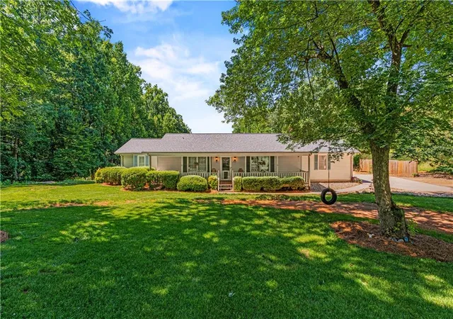 Homes for sale in Gainesville, GA | 3880 Tanners Mill Rd, Gainesville, GA 30507 | MLS# 7793489