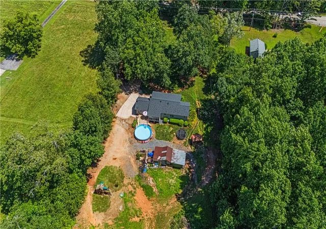 Homes for sale in Gainesville, GA | 3880 Tanners Mill Rd, Gainesville, GA 30507 | MLS# 7793489