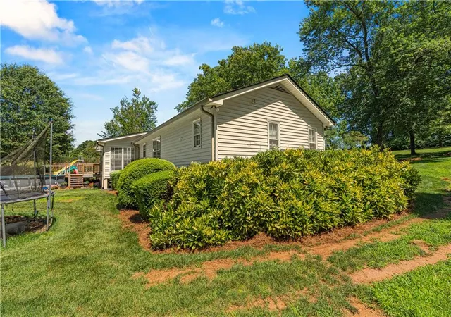 Homes for sale in Gainesville, GA | 3880 Tanners Mill Rd, Gainesville, GA 30507 | MLS# 7793489