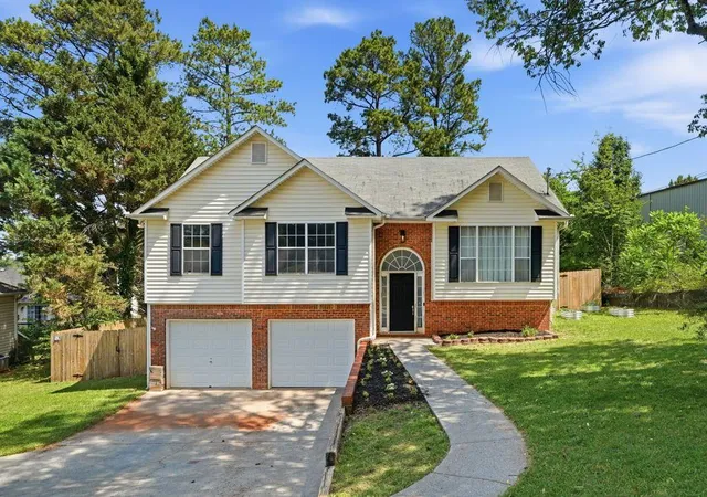 Photo 1 of Single family home for sale at 201 Hickory Ln, Cartersville, GA 30120 | MLS# 7775709 | Listing updated on 2026-10-12