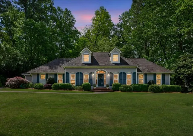 Homes for sale in Atlanta, GA | 3384 Pine Meadow Rd Nw, Atlanta, GA 30327 | MLS# 7737599