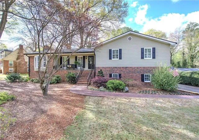 Homes for sale in Cartersville, GA | 27 Walnut Dr, Cartersville, GA 30120 | MLS# 7737165