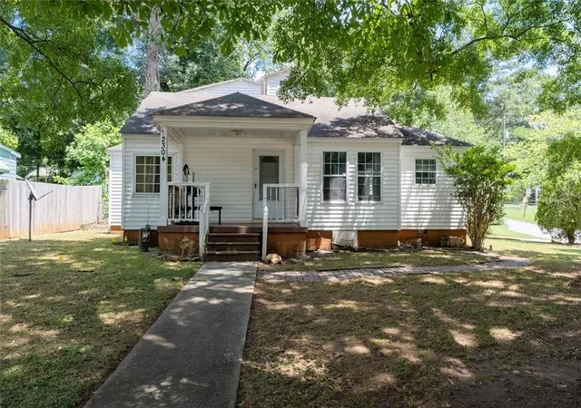 Photo 1 of Sale Pending at 2304 Jernigan Dr Se, Atlanta, GA 30315 | MLS# 7811868 | Listing updated on 2026-09-28