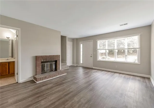 Photo 3 of Townhouse for sale at 136 Old Fry Way, Roswell, GA 30076 | MLS# 7820567 | Listing updated on 2026-08-23