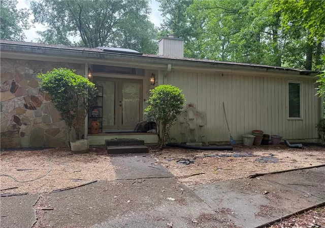 Photo 3 of Single family home for sale at 170 River Ct Pkwy, Sandy Springs, GA 30328 | MLS# 7810552 | Listing updated on 2026-09-12