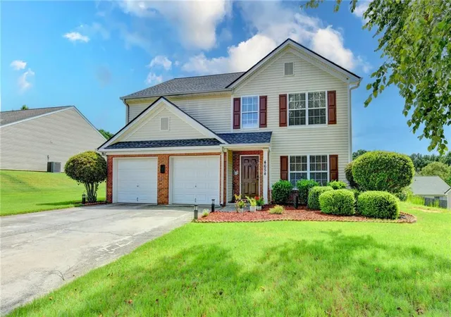 Photo 3 of Single family home for sale at 4654 Pine Isle Way, Sugar Hill, GA 30518 | MLS# 7817758 | Listing updated on 2026-09-19