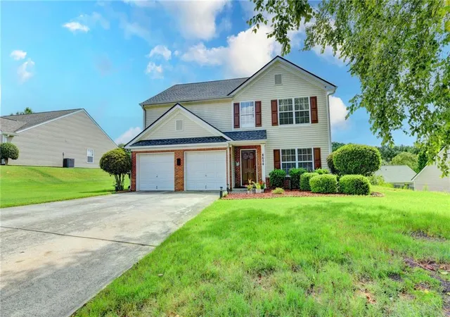 Photo 3 of Single family home for sale at 4654 Pine Isle Way, Sugar Hill, GA 30518 | MLS# 7817758 | Listing updated on 2026-09-19