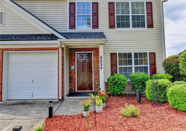 Photo 4 of Single family home for sale at 4654 Pine Isle Way, Sugar Hill, GA 30518 | MLS# 7817758 | Listing updated on 2026-09-19