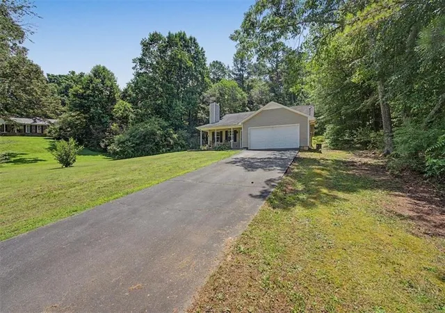 Homes for sale in Calhoun, GA | 369 S Sequoyah Cir Ne, Calhoun, GA 30701 | MLS# 7785686