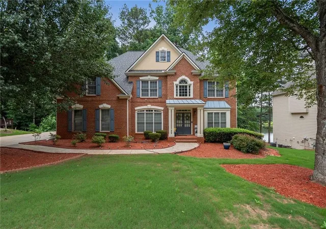 Photo 2 of Single family home for sale at 7220 Glen Cvs Ln, Stone Mountain, GA 30087 | MLS# 7751324 | Listing updated on 2026-09-13