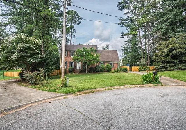 Photo 3 of Single family home for sale at 3170 Pine Cvs Ct Sw, Lilburn, GA 30047 | MLS# 7806096 | Listing updated on 2026-08-24