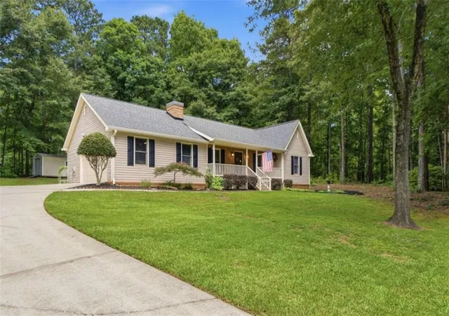 3rd image of 275 Pine Tree Ln, Mcdonough, GA 30252 | MLS# 7796260