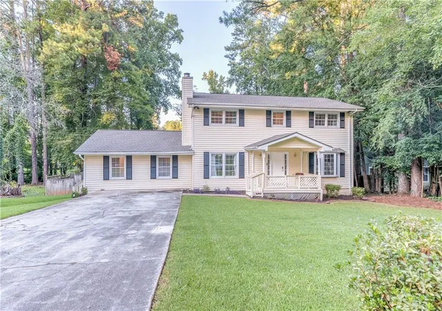 3rd image of 5806 Windermere Ct, Lithonia, GA 30038 | MLS# 7822835