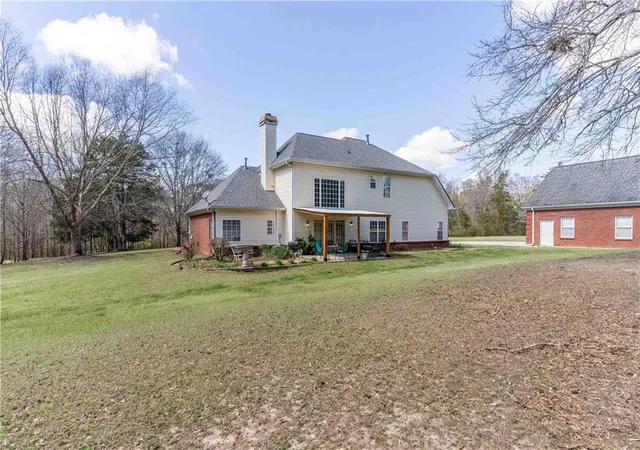 Photo 4 of Single family home for sale at 2101 Indian Shls Rd, Loganville, GA 30052 | MLS# 7744883 | Listing updated on 2026-07-21