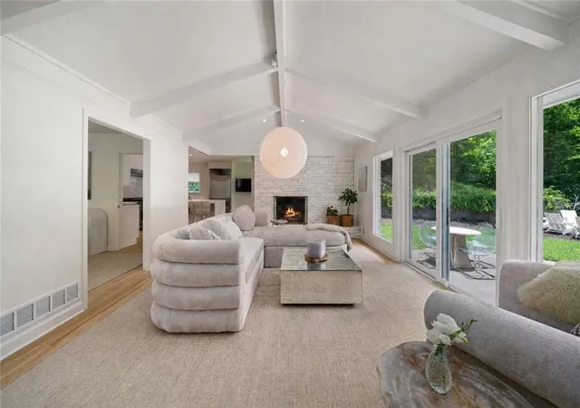 Photo 2 of Single family home for sale at 4037 Conway Valley Rd Nw, Atlanta, GA 30327 | MLS# 7799773 | Listing updated on 2026-08-25