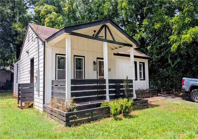 Photo 2 of Single family home for sale at 296 Thornton St Sw, Atlanta, GA 30315 | MLS# 7805618 | Listing updated on 2026-09-15