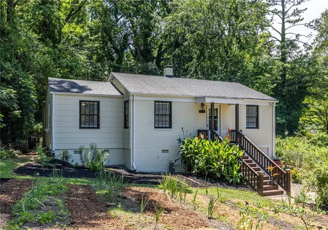 2nd image of 1909 Lisbon Dr Sw, Atlanta, GA 30310 | MLS# 7786046