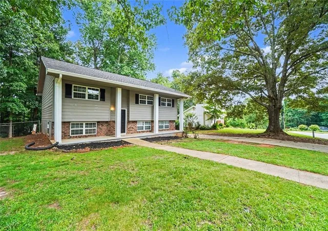 2nd image of 4132 Macduff Dr, Douglasville, GA 30135 | MLS# 7790299
