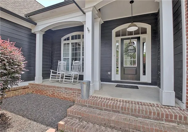 Photo 2 of Single family home for sale at 660 Sandy Crk Rd, Fayetteville, GA 30214 | MLS# 7823133 | Listing updated on 2026-08-23