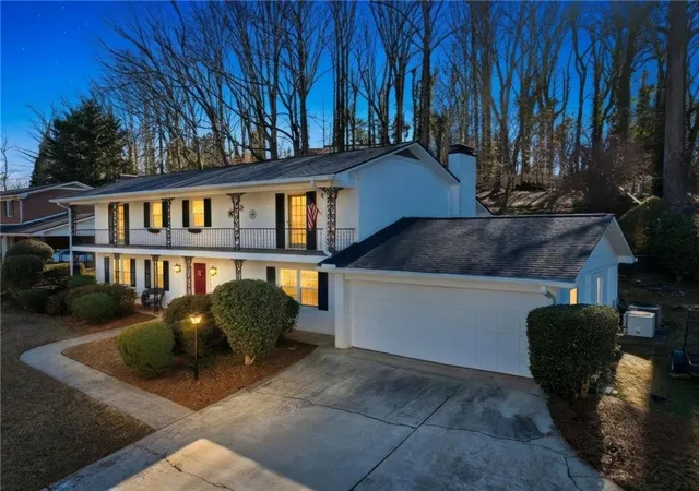Photo 3 of Sale Pending at 783 Holly Dr, Gainesville, GA 30501 | MLS# 7704489 | Listing updated on 2026-08-03