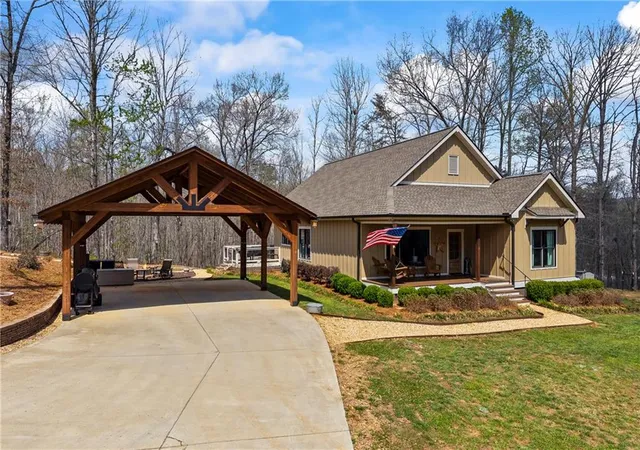 1st image of 5240 Hwy 17, Clarkesville, GA 30523 | MLS# 7745361