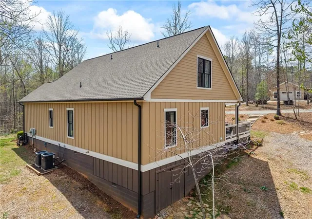 4th image of 5240 Hwy 17, Clarkesville, GA 30523 | MLS# 7745361